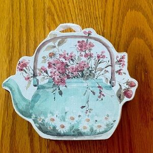 Floral Teapot Shaped Wall Decor 🌺